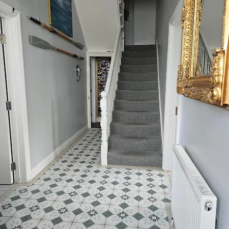 Homestay Large Town House, Near The